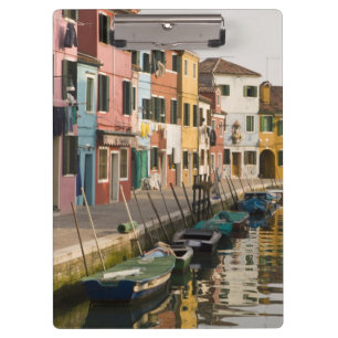 Carpeta De Pinza Italia, Burano. Casas coloridas alineadas