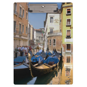 Carpeta De Pinza Italia, Venecia, góndolas amarradas a lo largo del