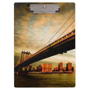 Carpeta De Pinza La opinión del puente de Manhattan del lado de