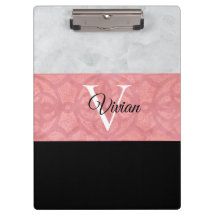 Monogramación De Batik Rosa Ruddy Y Acuarela Gris