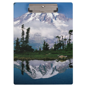 Carpeta De Pinza Monte Rainier reflejado en un lago de montaña