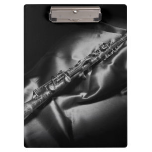 Carpeta De Pinza Naturaleza muerta de clarinete antiguo, B&W