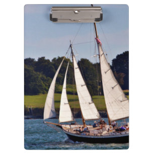 Carpeta De Pinza Navegando en Newport, Rhode Island, EE. UU.