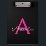 Carpeta De Pinza Nombre del Monograma de Giro del Guión Negro Calie<br><div class="desc">Portapapeles de planeamiento de nombres de monograma negro y rosa caliente. Esto hace que el dulce perfecto cumpleaños 16,  boda,  ducha de novia,  aniversario,  ducha de bebé o fiesta de soltera sea regalo para alguien que ama el lujo glam y los estilos de moda.</div>