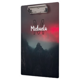 Carpeta De Pinza Nubes quemadas, niebla y montañas monograma en el 