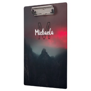 Carpeta De Pinza Nubes quemadas, niebla y montañas monograma en el