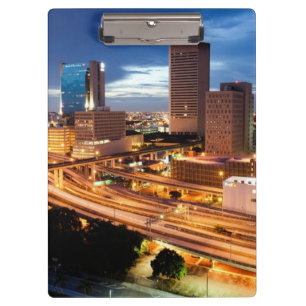 Carpeta De Pinza Opinión céntrica de la ciudad