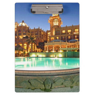 Carpeta De Pinza Palacio De La Ciudad Perdida Y Piscina