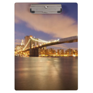 Carpeta De Pinza Puente de Brooklyn y Manhattan en la noche