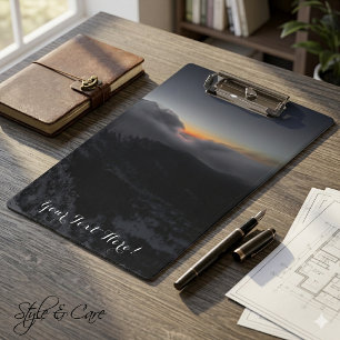 Carpeta De Pinza Puesta de sol volcánica sobre majestuosas cumbres
