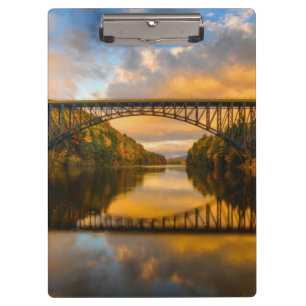 Carpeta De Pinza Rey francés Bridge en caída