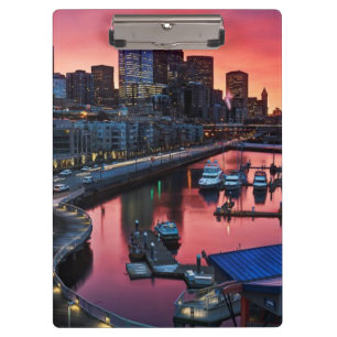 Carpeta De Pinza Salida del sol en el embarcadero 66 que mira abajo