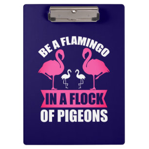 Carpeta De Pinza Ser Un Flamenco En Una Bandada De Palomas
