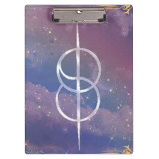 Carpeta De Pinza símbolo cambiante en las nubes