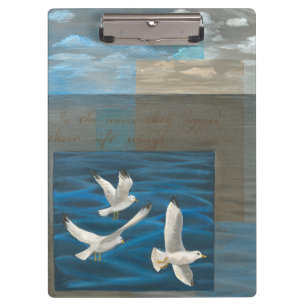 Carpeta De Pinza Tres gaviotas blancas que vuelan sobre el agua