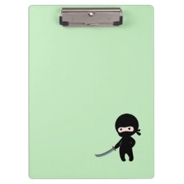 Carpeta De Pinza Un pequeño Ninja enojado sobre el verde