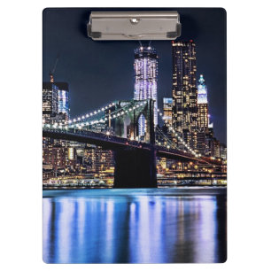 Carpeta De Pinza Vista de la reflexión del puente de Brooklyn de