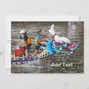 Carreras tradicional de botes dragones a lo largo 