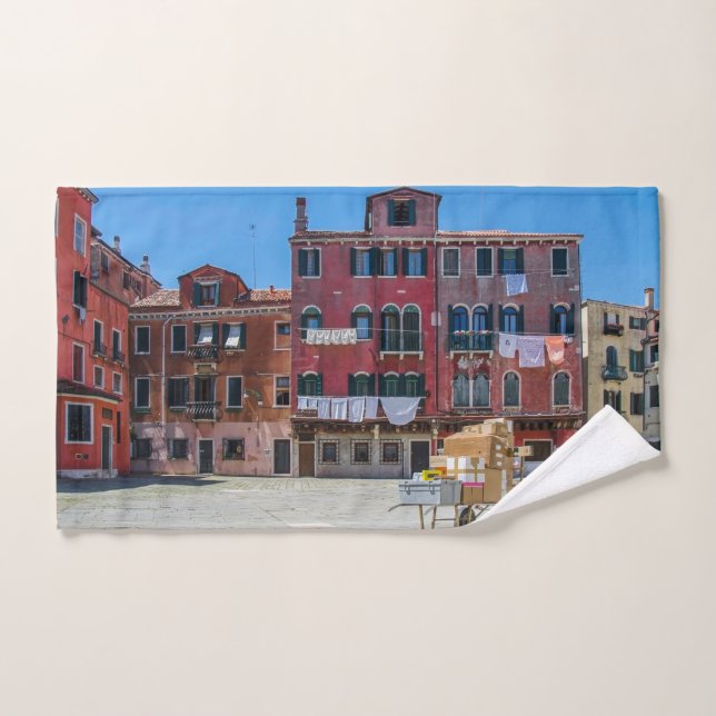 Carro con cajas en Venecia (Toalla de mano)