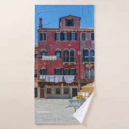 Carro con cajas en Venecia