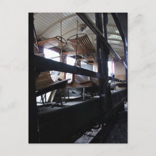 Carros de pasajeros reparan la tarjeta postal Le M