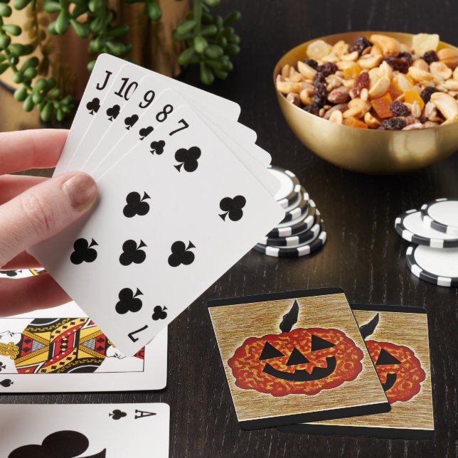 Cartas de juego clásicas con cara de calabaza (In Situ)