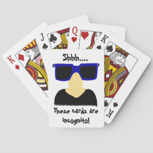 Cartas de juego de bigote y gafas incognito