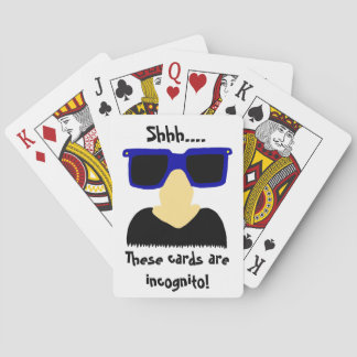 Cartas de juego de bigote y gafas incognito