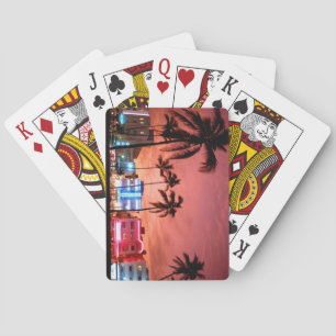 Cartas de juego de skyline de Miami por la noche