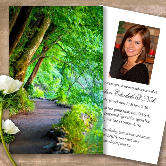 Cartas de simpatía de la oración del funeral por p (Forever in our hearts, celebration of life, in loving memory of, prayer cards for bereavement)