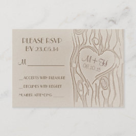 cartas RSVP de boda rústica en árbol tallado