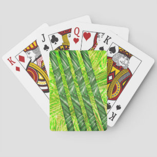 Cartas verde amarelado com riscos e traços