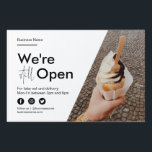 Cartel Abierto en el Negocio Moderno Take Out Delivery Bu<br><div class="desc">// Hágale saber a sus clientes que aún está abierto para el negocio. Añade tu propia foto, texto personalizar y cambia los colores del texto y de los iconos para que coincidan con tu marca. // Nota: la foto utilizada es sólo una imagen de marcador de posición. Tendrás que reemplazar...</div>