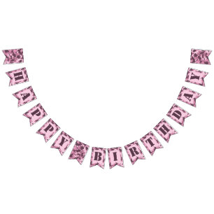Cartel de cumpleaños feliz en camo rosado