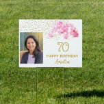 Cartel Orquid Watercolor Gold Purpurina 70th Birthday Pho<br><div class="desc">Orquid Watercolor Gold Purpurina 70th Birthday Party Photo Rótulo. Moderna fiesta de cumpleaños 70 floral con una hermosa orquídea acuarela rosa y un falso purpurina de oro. Añade tu foto y nombre.</div>
