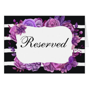 Cartel reservado de flores moradas. Boda a rayas