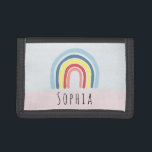 Cartera De 3 Hojas Chicas adoran a niños arcoiris de boho rosado<br><div class="desc">Este bonito diseño de billetera de chicas boho cuenta con un personalizado arcoiris con un fondo rosado y puede ser personalizado con el nombre de sus chicas. Perfecto para la primera billetera de un niño amante del arcoiris,  el regalo de cumpleaños perfecto.</div>