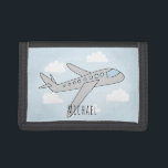 Cartera De 3 Hojas Diseño de viaje del niño con nombre en avión azul<br><div class="desc">Este diseño de billetera con temática de transporte incluye un avión de doodle dibujado a mano con un fondo de cielo azul y nubes, y puede ser personalizado con el nombre de su niño. ¡Perfecto para un avión y un chico amante de los viajes! Visita nuestra tienda para ver otros...</div>