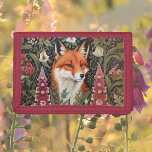 Cartera De 3 Hojas Inspiración de las flores de Fox y Foxglove Willia<br><div class="desc">Presentamos la Cartera Triple de las Flores Fox y Foxglove William Morris, un accesorio sofisticado que combina perfectamente el encanto de la vida silvestre con la elegancia artística intemporal. Esta billetera de tres pliegues presenta un delicioso ilustracion de un zorro, entremezclado con elegancia con los intrincados y clásicos patrones que...</div>