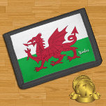 Cartera De 3 Hojas Moda de la bandera galesa, patriotas de Gales / de<br><div class="desc">WALLETS: Moda "Cymru" de la bandera de Gales y Gales - ama a mi país,  regalos de viaje,  cumpleaños del abuelo,  patriotas nacionales / hinchas deportivos</div>