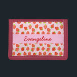 Cartera De 3 Hojas Patrón de crema de fresa de bonito personalizado<br><div class="desc">Este diseño de bonito, giratoria para los amantes de la fruta, tiene un patrón de fresa hecho con un efecto degradado/acuarela. Las fresas descansan sobre un fondo rosa claro, ligeramente moteado. Hay una pancarta rosa donde puedes añadir tus detalles personales en elegante cursiva roja. Si te gustan las fresas, este...</div>
