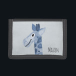 Cartera De 3 Hojas Primera jirafa azul de la billetera del niño con n<br><div class="desc">Esta adorable billetera de un niño tiene una jirafa de color azul acuático,  y tiene lugar para que le agregues el nombre de tu pequeño. ¡Perfecto para la primera billetera de tu bebé! Mira el resto de nuestra colección para otros animales de safari azul!</div>