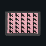 cartera rosada del nilón de la falda del caniche<br><div class="desc">¡Explote sus calcetines del bobby y zapatos de silla de montar y comience a bailar! Esta falda del caniche de los años 50 inspiró los parecer de nylon de la cartera una falda clásica del caniche de los años 50. Las características del diseño la imagen de repetición de una silueta...</div>