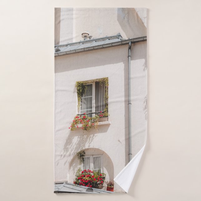 CASA DE CONCRETO BLANCA Y MARRÓN (Toalla de baño)