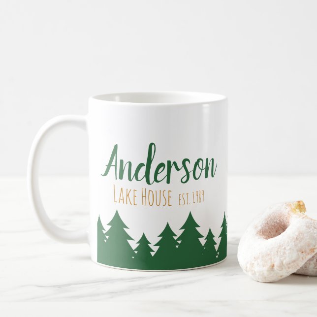 Casa del lago y taza personalizadas de los árboles (Con donut)