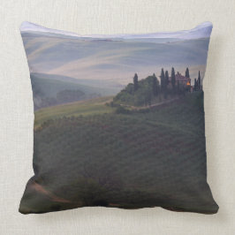 Casa en Toscana en la almohada de tiro de la