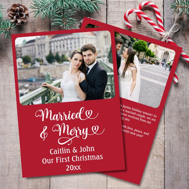 Casado Merry Newlyweds Primer Navidad Personalizad (Married & Merry, Our First Christmas custom greeting card in red with two photos and greeting.)