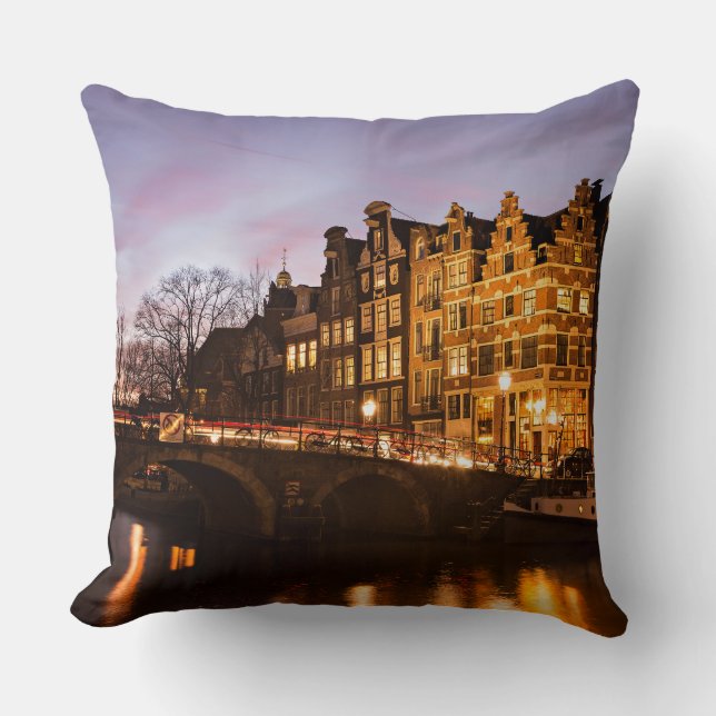 Casas del canal de Amsterdam en la almohada de (Anverso)