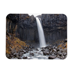 Cascada de Svartifoss en el imán rectangular de