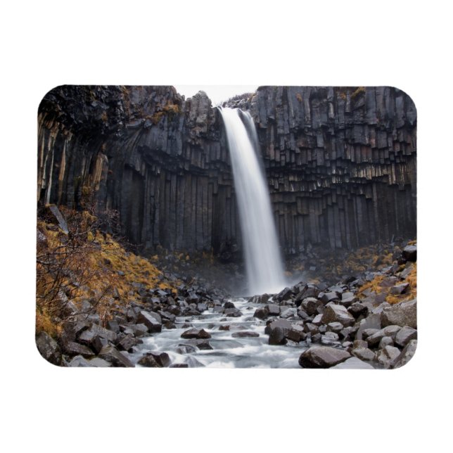 Cascada de Svartifoss en imán rectangular de Islan (Horizontal)